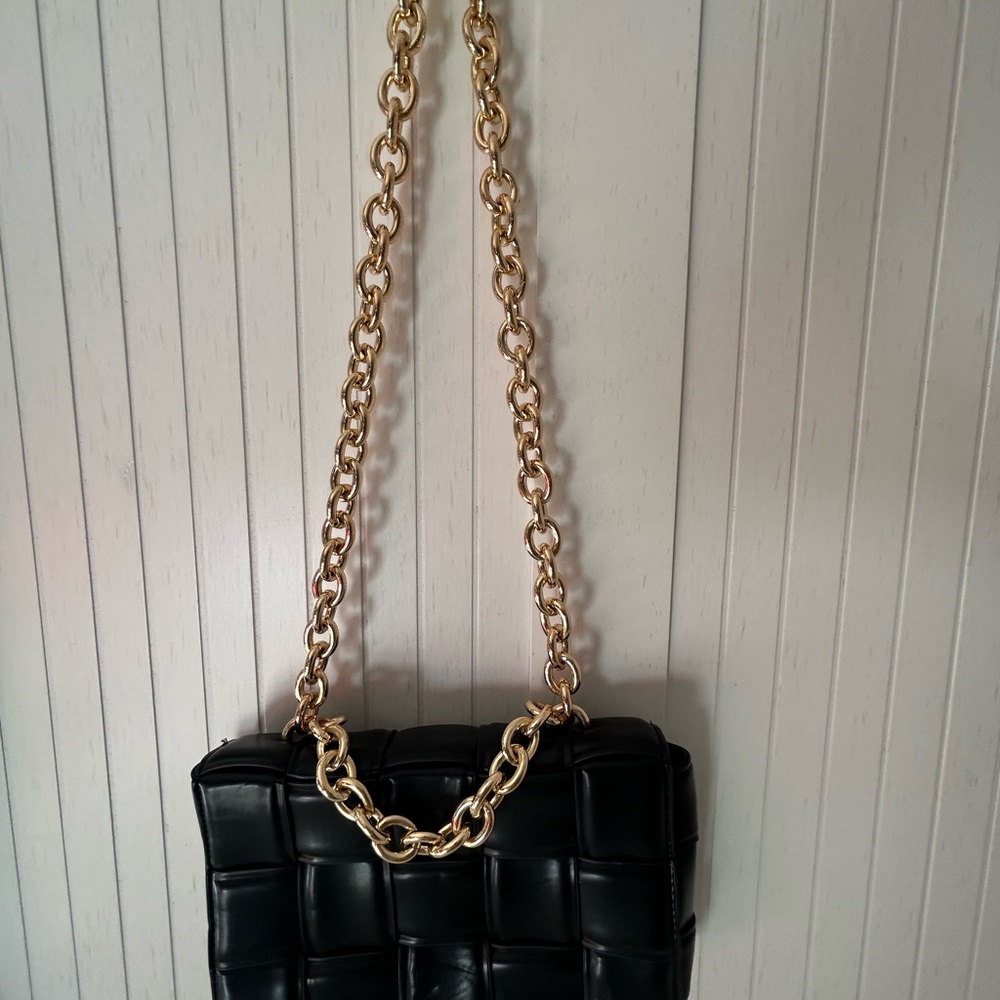 Elegant Black Quilted Chain Shoulder Bag
